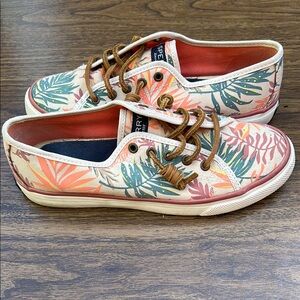 Sperry Sneakers Tropical Floral Design